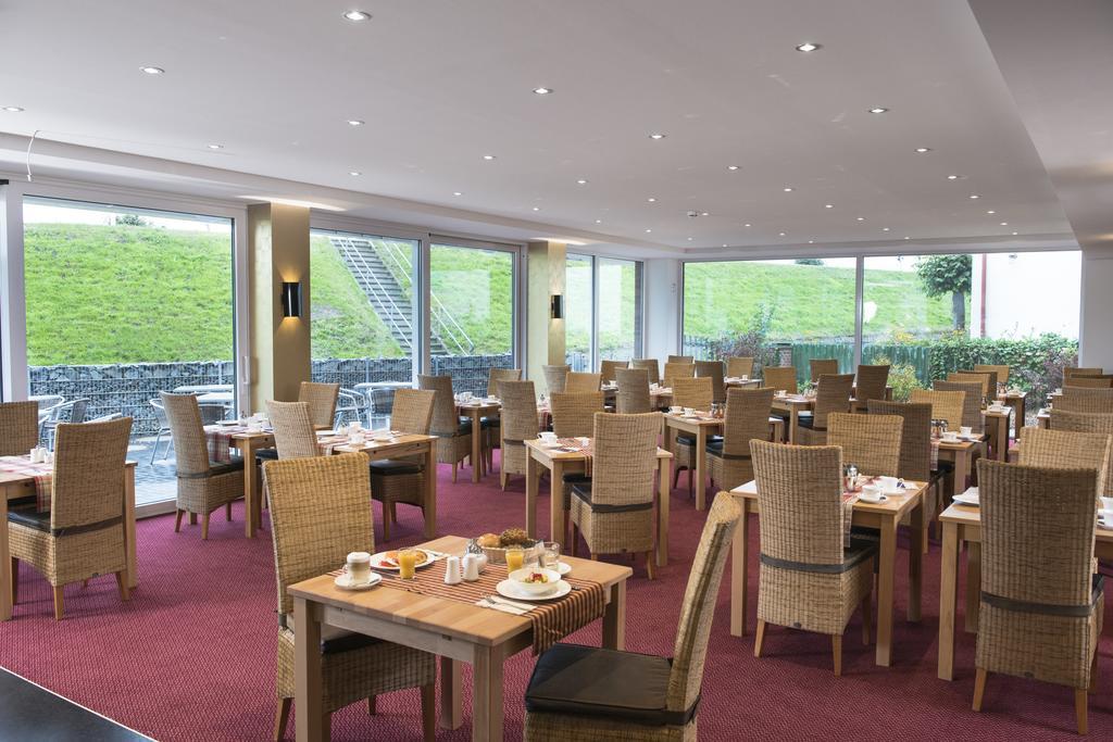 Hotel Hafen Buesum Exterior photo