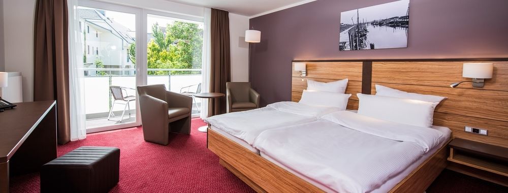 Hotel Hafen Buesum Exterior photo